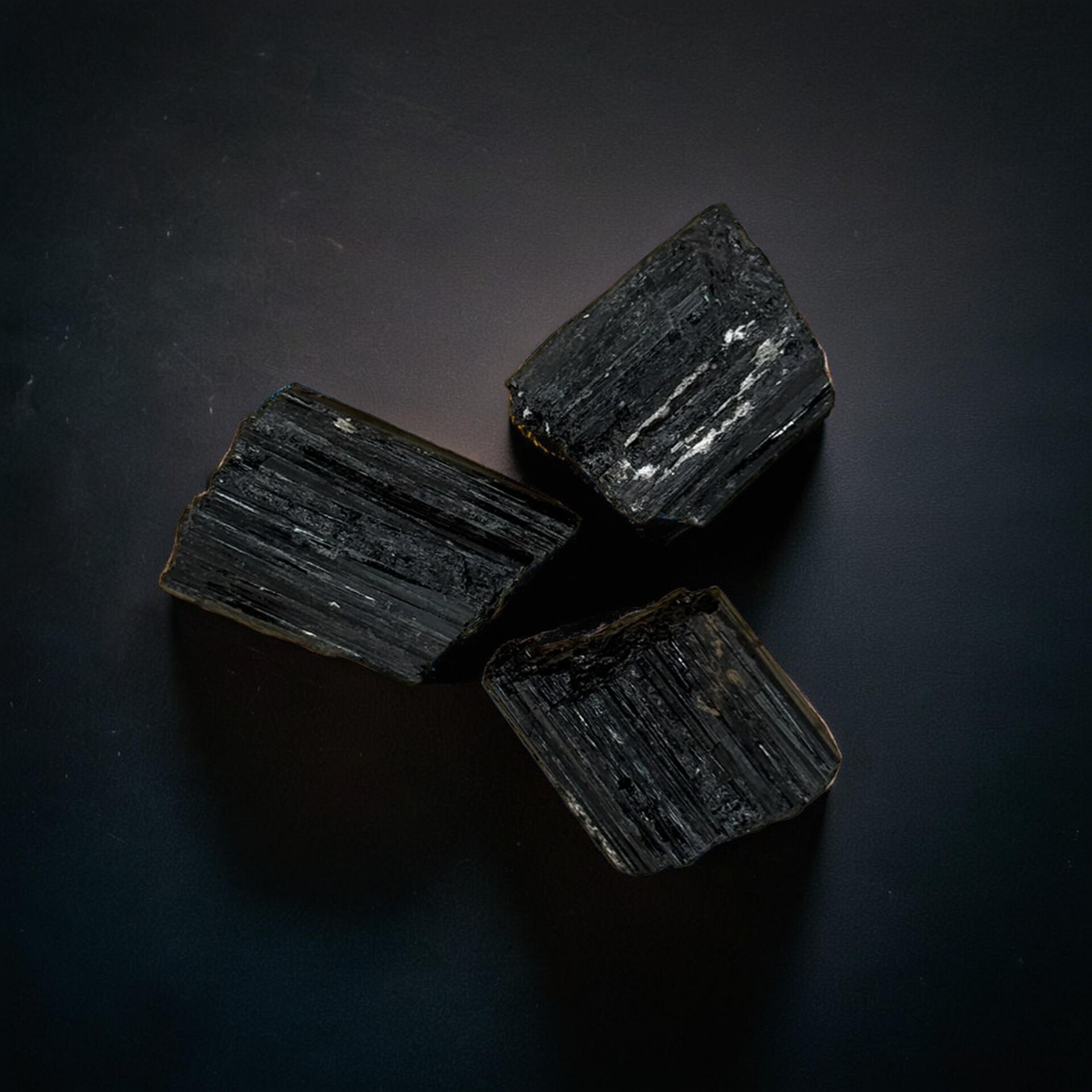 Musta turmaliini kaitsekomplekt