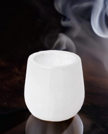 Seleniidist küünlaalus